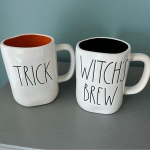 Set of 2 Rae Dunn Halloween mugs